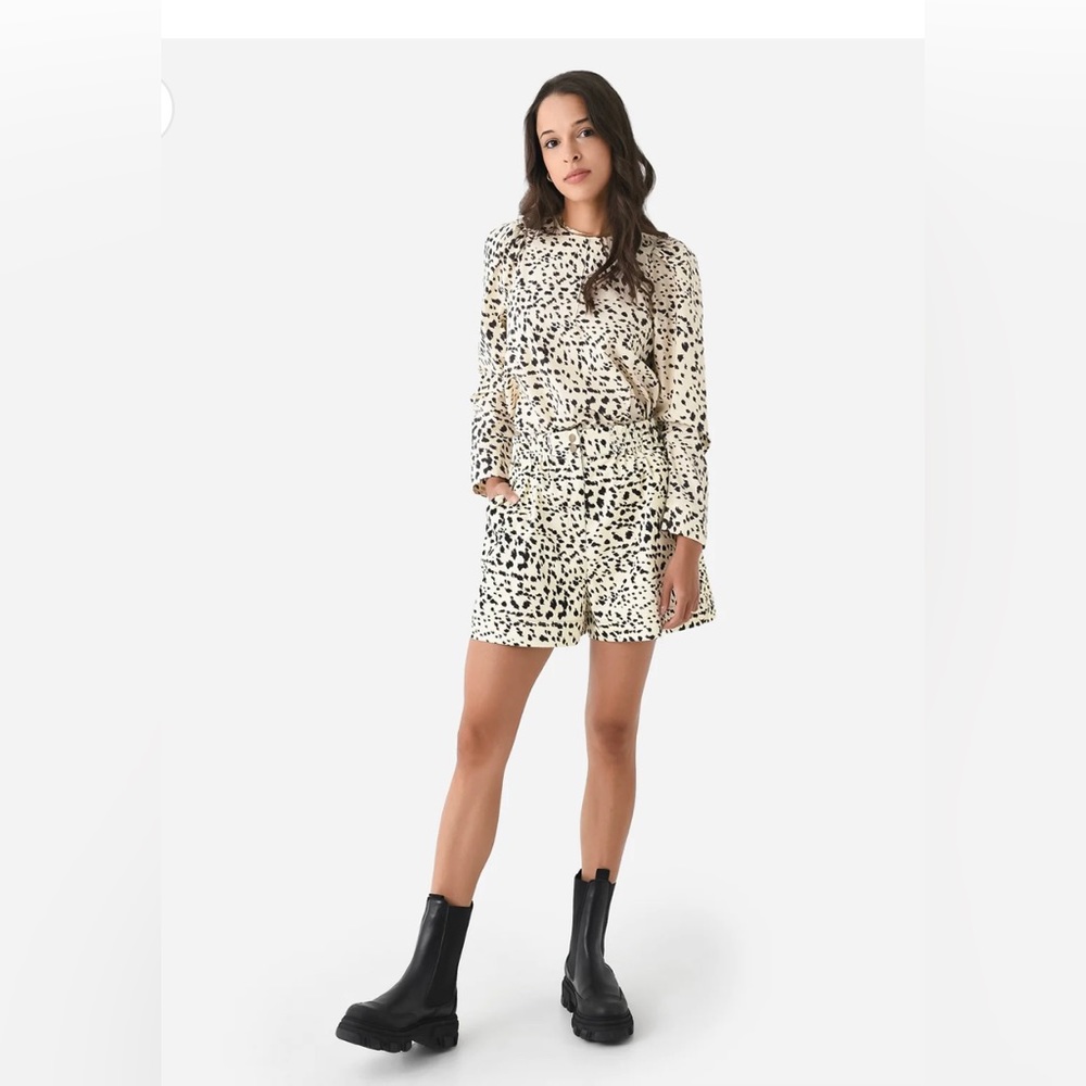 HUNTER BELL.   Harris Top size L,   Aspen Short size M